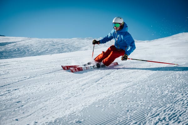 Frontside vs All-Mountain vs Powder Skis — How to Choose